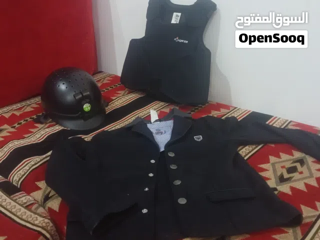 السلام عليكم لبسة فروسيه جديده مش مستعمله بكل