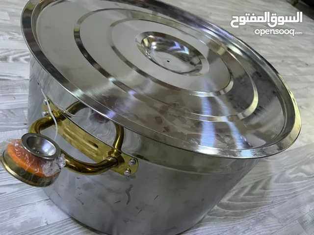جدر طبخ متوسط الحجم، جديد غير مستعمل، مفيد لطبخ كميات كبيرة، كل التفاصيل موجودة بالصور، و حجم