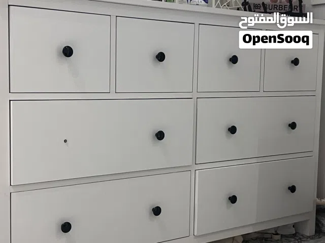 السلام عليكم ورحمة الله وبركاته تسريحة للبيع بسعر وجميل للاستفسار للتواصل علي الرقم الاسفل