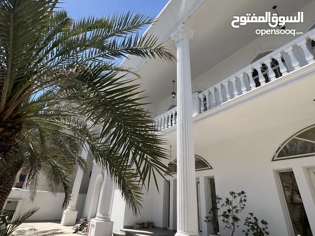 750 m2 More than 6 bedrooms Villa for Rent in Hawally Jabriya