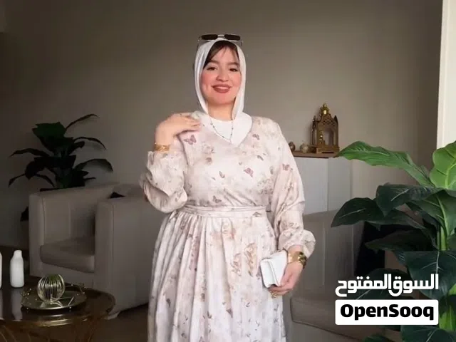 فستان ترندي للبيع