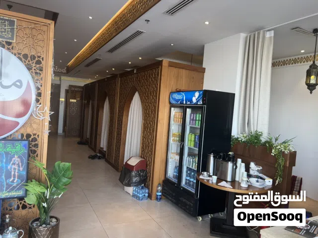 مطعم یمنی / بخاری شغال للبیع  A running restaurant for sale