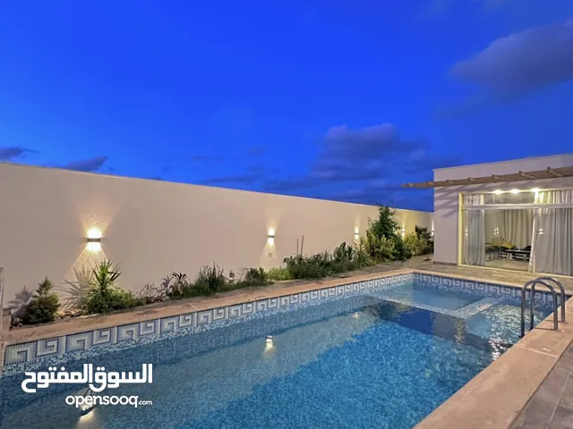 4 Bedrooms Chalet for Rent in Tripoli Other