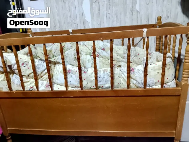 سرير بيبي للبيع