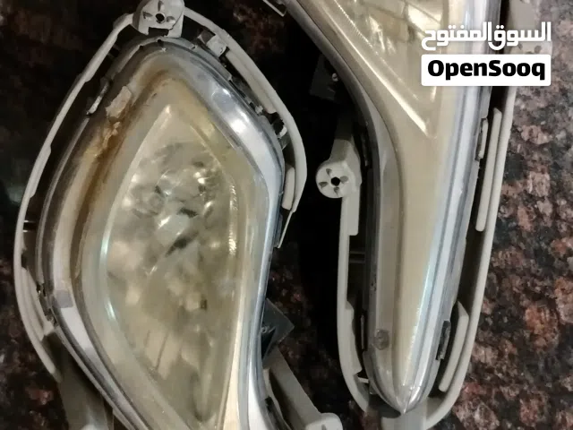 كشافات سيارة اكسنت