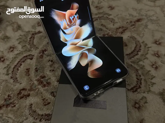 Samsung Galaxy Z Fold3 5G 128 GB in Al Ahmadi