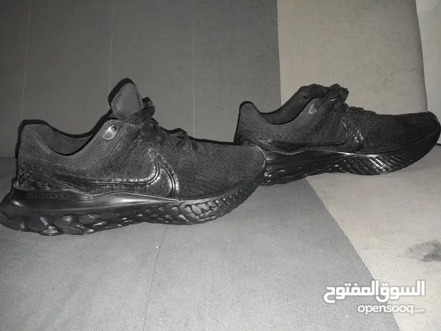 Nike mens react infinity 3 road runner مستعمل استعمال نضيف الحذاء اصلي