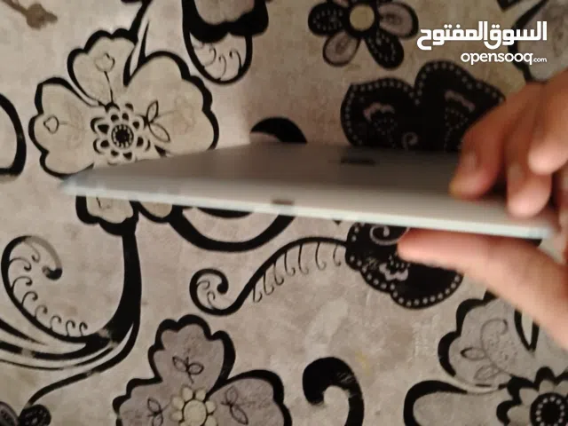 Apple iPad 128 GB in Al Dakhiliya