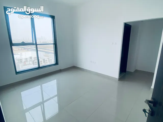 #11 غرفه وصاله 2حمام +غرفتين وصاله 2حمام الجرف 3 عجمان للايجار السنوي بنايه جديده اول ساكن موقع مميز
