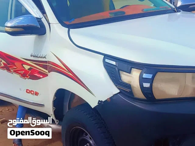 2016 Toyota Hilux GLX