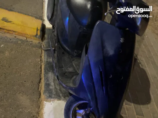 ام شراع م تشتكي من شي غير البطاريه وصوتها عالي و سرعتها 40 ولكن العداد 60 السعر 500