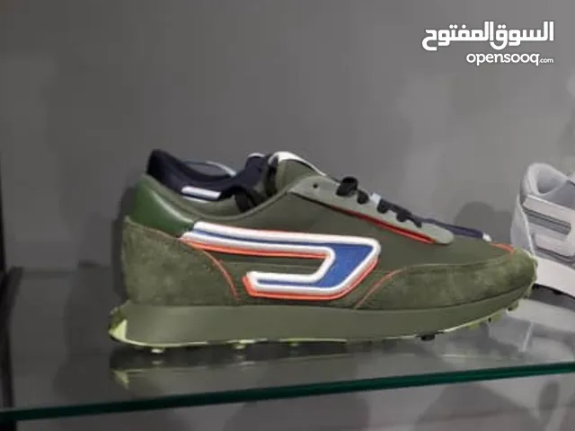 43 Sport Shoes in Tripoli