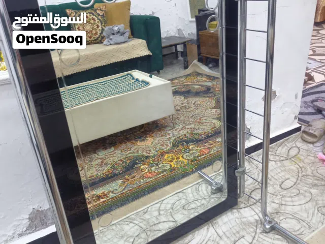 سلام عليكم مراية حلاقة مراية جديدة مستخدمة قليل (نظافة 100%)