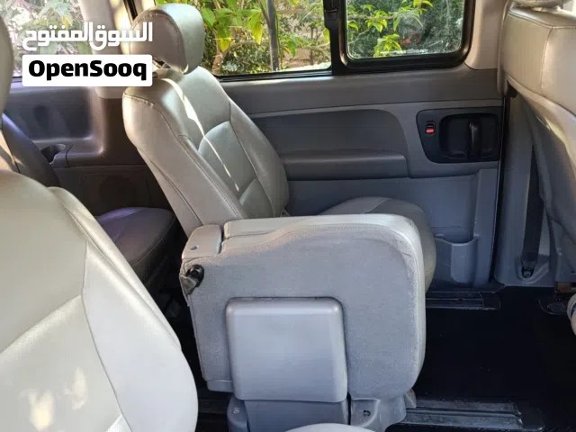 2014 هيونداي H1 Standard