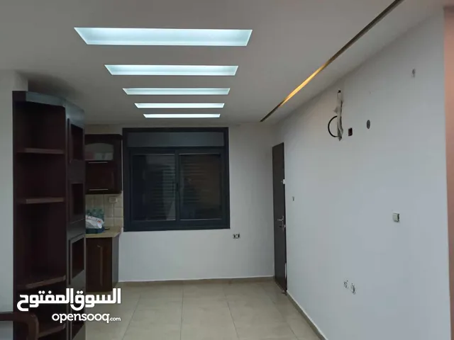 160 m2 3 Bedrooms Apartments for Sale in Ramallah and Al-Bireh Beitunia