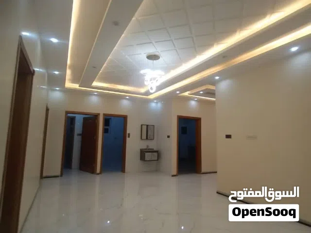 250 m2 4 Bedrooms Apartments for Rent in Sana'a Bayt Baws