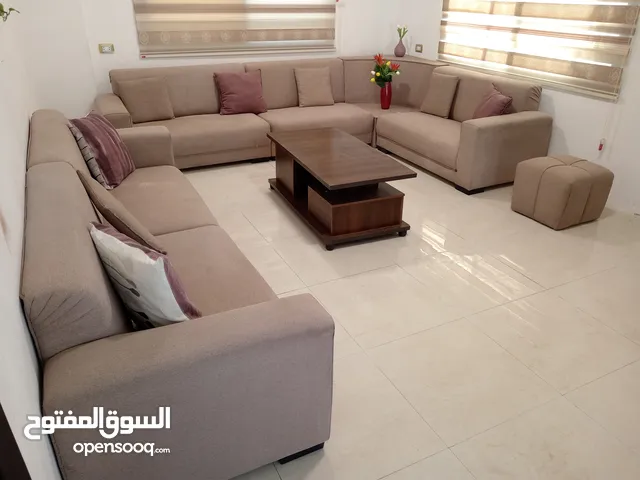 كورنر عائلي بحاله ممتازه