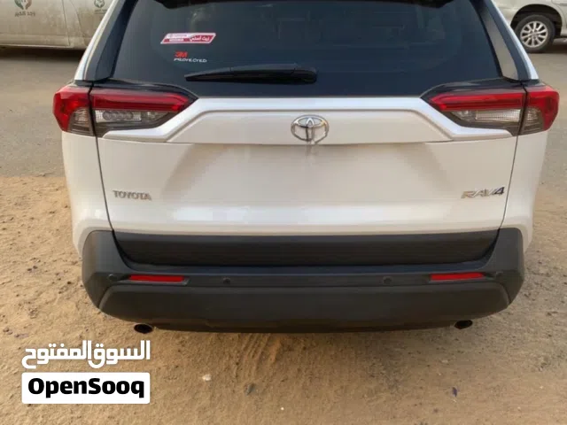 تويتا راف فور LE 2024 لون ابيض