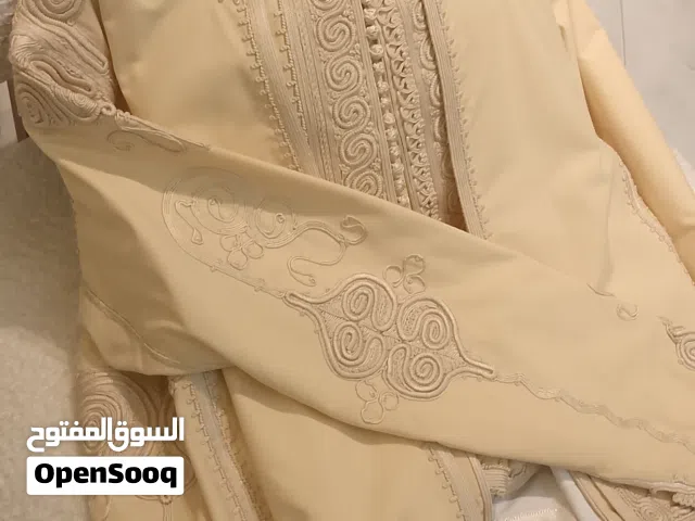 زبون نص يد ملبوس مره  مقاس 2ويلبس حت3