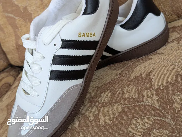 White Sport Shoes in Zarqa