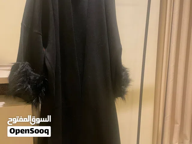 عباية شتوية صوف فاخر مع أطراف فرو مقاس 54