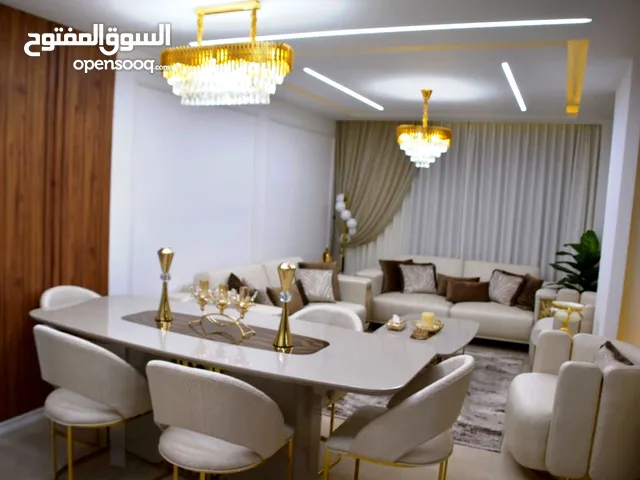 شقة للبيع مع العفش بمواصفات فاخرة في أول حي الطيرة