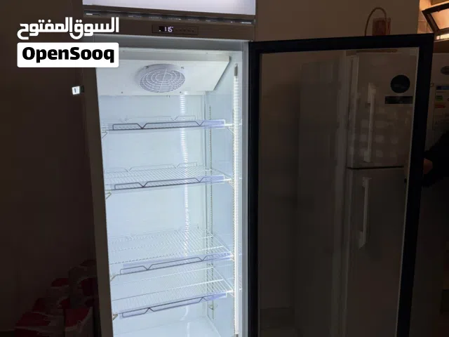 ثلاجة صناعية عمودية