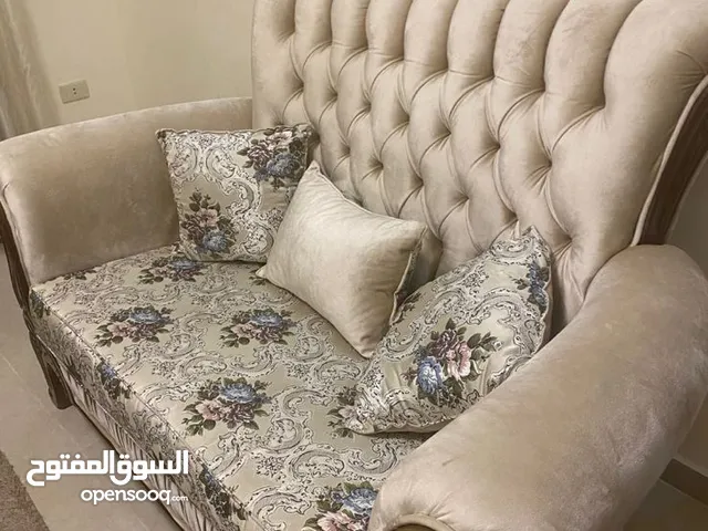 طقم كنب سبع مقاعد