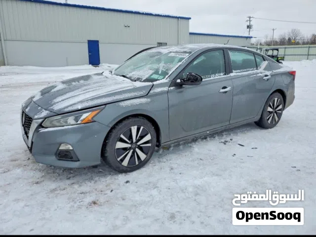 2021 نيسان التيما SV