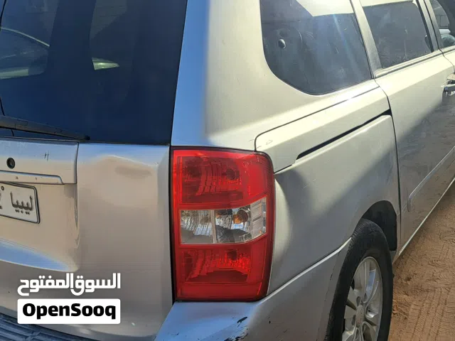 2012 كيا كرنفال EX