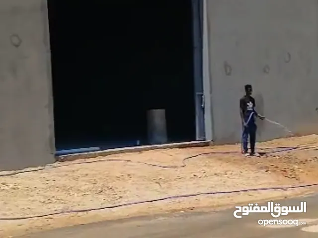 عدد 2 هناقر في عين زارة المشتل قرب مقسم شمسي 900 متر