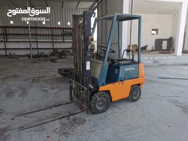 2000 Forklift Lift Equipment in Al Batinah