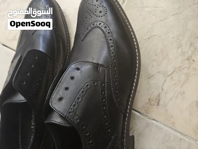 حذاء جلد طبيعي ونعل ربر للبس الرسمي جديده
