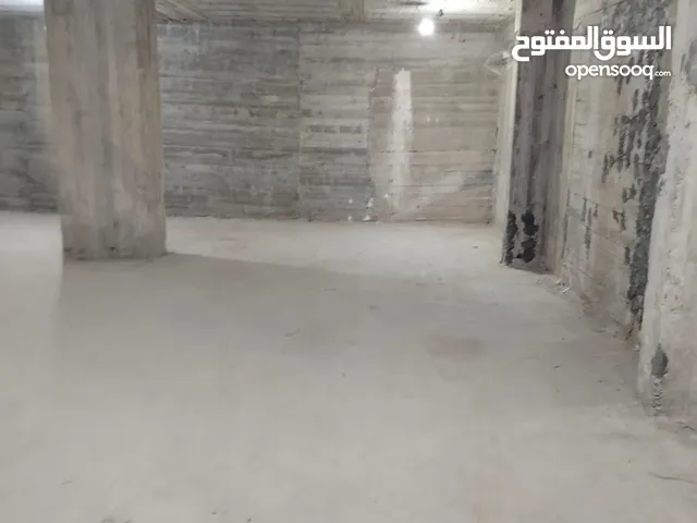 مستودع للإيجار بجانب كلية حطين/الإذاعة والتلفزيون/دوار الشرق الأوسط شارع مادبا مساحته 100متر