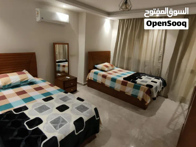 شقه مفروشة للايجار اول سكن سوبر لوكس 200 متر المهندسين قريب جامعه الدول للعائلات فقط