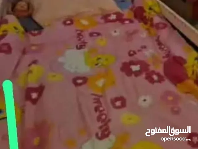 2 سرير اطفال ومعهم سلم نوعي ممتازة