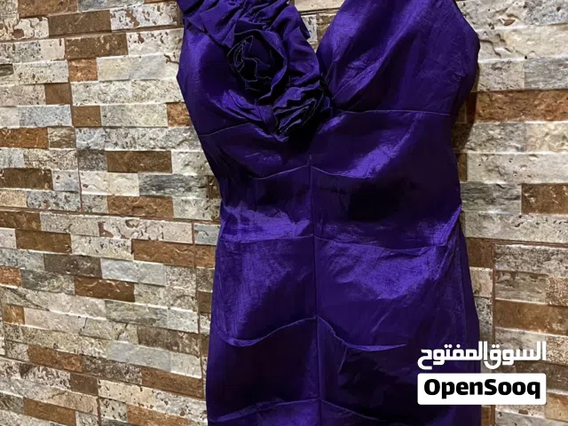 فساتين حفلات وسهرات