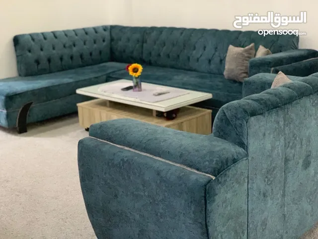 طقم كورنر تفصيل ثقيل بحاله ممتازه