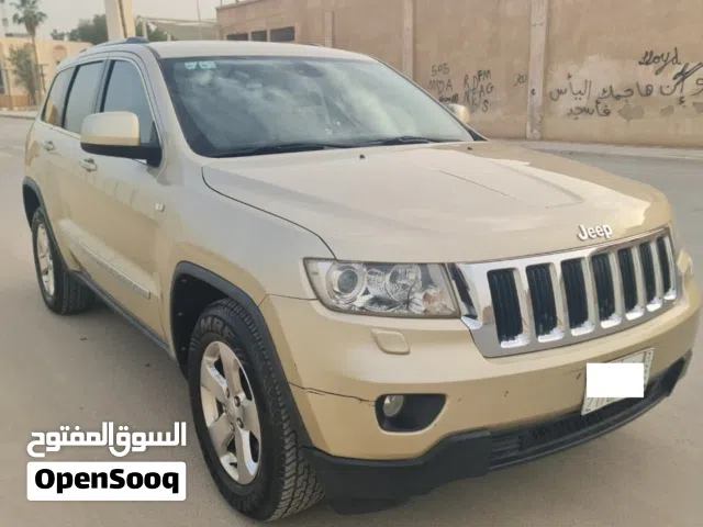 2012 جيب جراند شيروكى Laredo