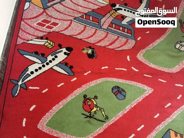 Carpets for sale  سجاد قطع مختلفه الأحجام والأشكال لغرف الأطفال والكبار