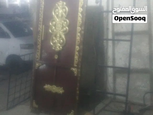 باب محبب اخر اصدار الطول 180والعرض80والفتحه يمين داخل السعر 50الف للتواصل