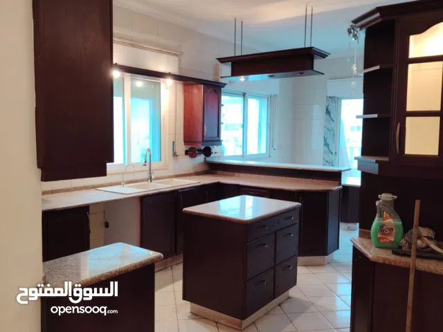 224 m2 4 Bedrooms Townhouse for Sale in Amman Deir Ghbar