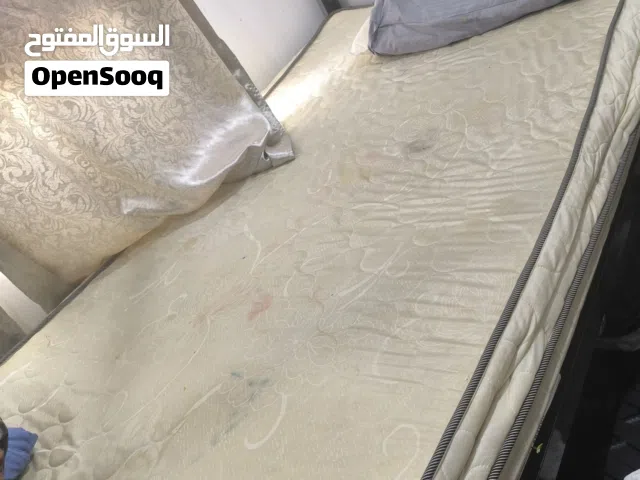 سرير حديد مع مرتبه طبيه