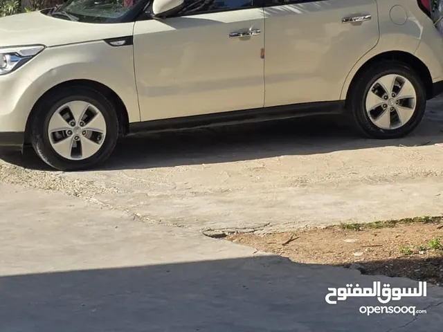 كيا سول ديزل ترخيص 2016، المسافه المقطوعه 80 الف كيلو السياره جديده وكانت استخدام شخصي قليل