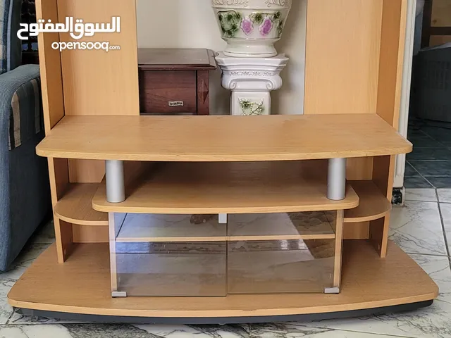 مكتبة لغرفة المعيشة