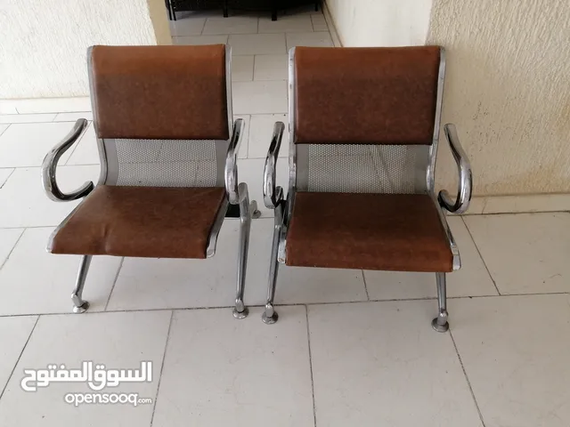 2.كرسي مكتبي استعمال بسيط
12 دينار