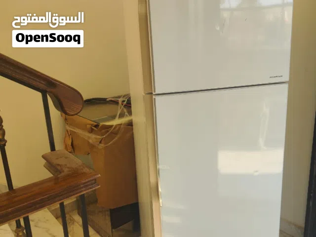 ثلاجة هيتاشي مستعملة بحالة جيدة جدًا للبيع