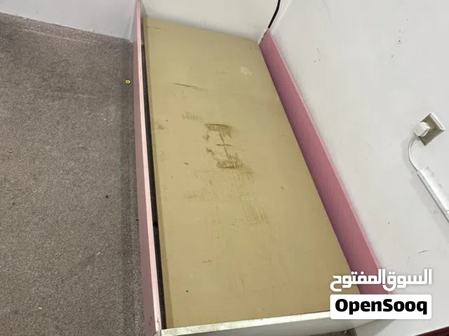 سرير بنات
