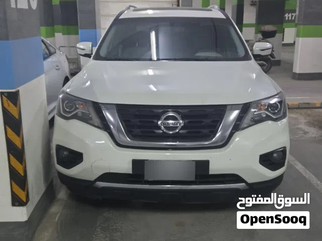 Used Nissan Pathfinder in Al Ahmadi