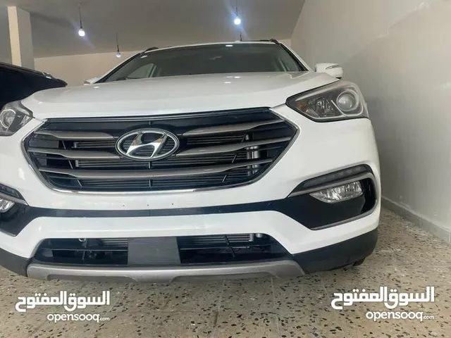 Hyundai Santa Fe 2018 in Tripoli